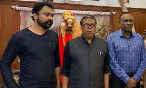 ലോക്നാഥ് ബെഹ്റയും മനോജ് എബ്രഹാമും വെറുതെ ഒരു വീട്ടില്‍ പോകുമോ? മോൻസൺ വിഷയത്തില്‍ ഹൈക്കോടതി