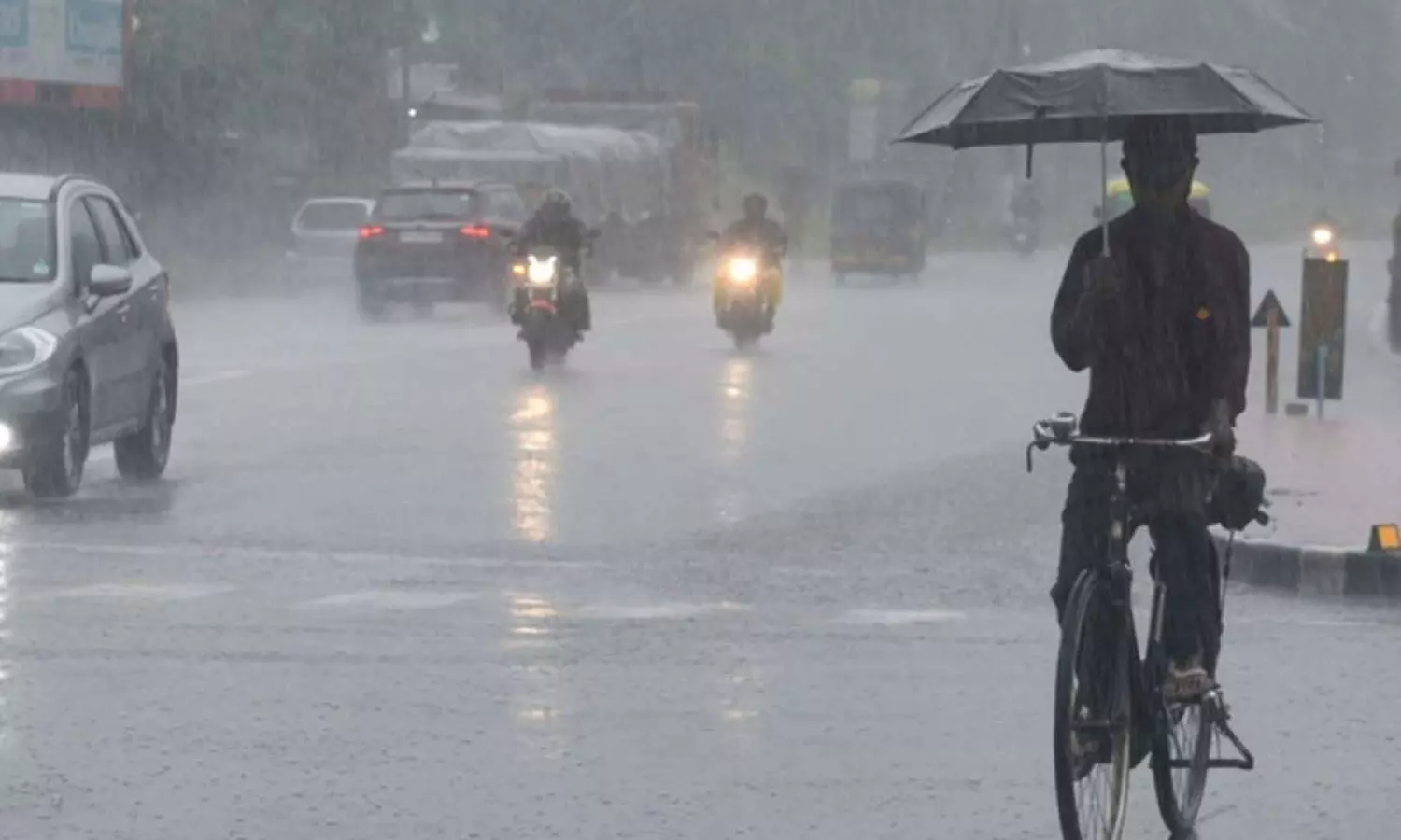 സംസ്ഥാനത്തെ പത്ത് ജില്ലകളിൽ യെല്ലോ അലർട്ട് സംസ്ഥാനത്തെ പത്ത് ജില്ലകളിൽ യെല്ലോ അലർട്ട്