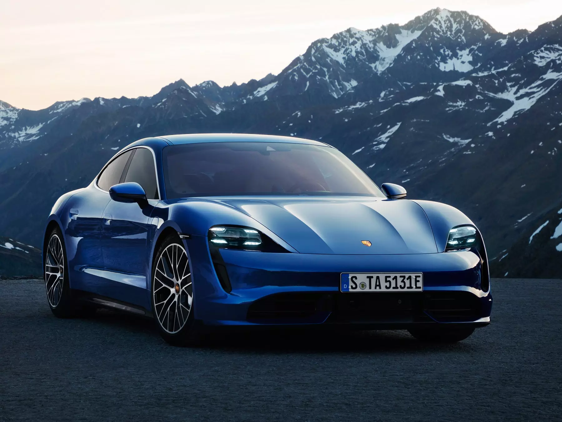 വില 1.50 കോടി! ഇന്ത്യൻ നിരത്തില് രാജാവാകാന് പോർഷെ ടൈക്കാൻ വില 1.50 കോടി! ഇന്ത്യൻ നിരത്തില് രാജാവാകാന് പോർഷെ ടൈക്കാൻ