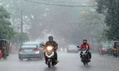 ചക്രവാതച്ചുഴി: സംസ്ഥാനത്ത് ഇന്നും നാളെയും കനത്ത മഴക്ക് സാധ്യത