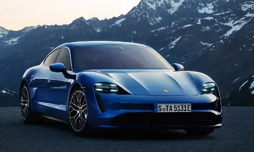 വില 1.50 കോടി! ഇന്ത്യൻ നിരത്തില്‍ രാജാവാകാന്‍ പോർഷെ ടൈക്കാൻ