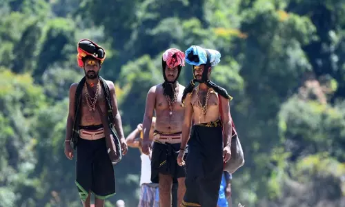 ശബരിമല: സ്പോട്ട് ബുക്കിങ്ങിൽ ഉടൻ തീരുമാനം വേണമെന്ന് ഹൈക്കോടതി