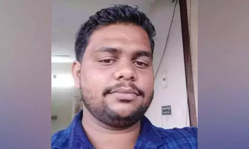 റോഡിൽ അലഞ്ഞുനടന്ന പോത്തിനെ ഇടിച്ച് ബൈക്ക് യാത്രക്കാരൻ മരിച്ചു