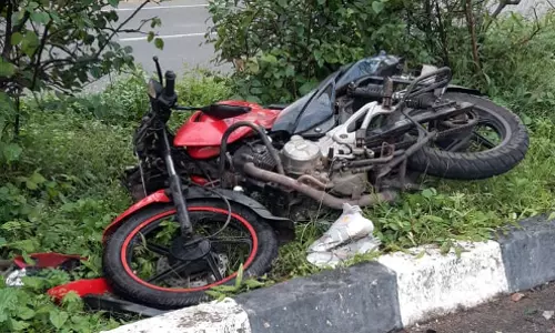 തിരുവനന്തപുരത്ത് ബൈക്കപകടത്തിൽ  രണ്ട്  യുവാക്കൾ മരിച്ചു