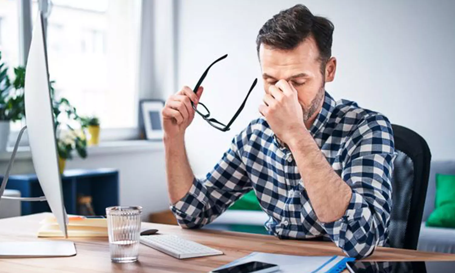 കനത്ത പിഴ! ഓഫീസ് സമയത്തിനുശേഷം ജീവനക്കാരെ വിളിച്ചാൽ ഇനി പണികിട്ടും