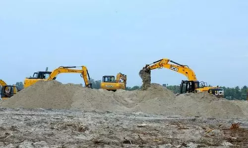 തോട്ടപ്പള്ളിയിലെ കരിമണൽ ഖനനം: അന്വേഷണത്തിന് ഉത്തരവിട്ട് ലോകായുക്ത, സമരം ശക്തമാക്കുമെന്ന് ഖനന വിരുദ്ധ ഏകോപനസമിതി