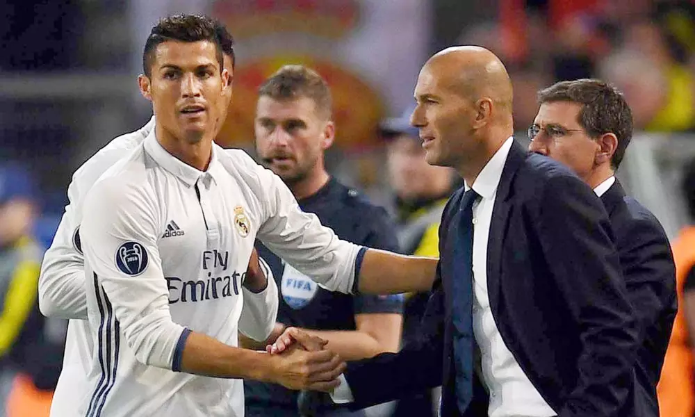 സിദാനെ കോച്ചായി എത്തിക്കാൻ മാഞ്ചസ്റ്റർ യുണൈറ്റഡ് പ്ലാൻ; പിന്നിൽ ക്രിസ്റ്റ്യാനോ സിദാനെ കോച്ചായി എത്തിക്കാൻ മാഞ്ചസ്റ്റർ യുണൈറ്റഡ് പ്ലാൻ; പിന്നിൽ ക്രിസ്റ്റ്യാനോ