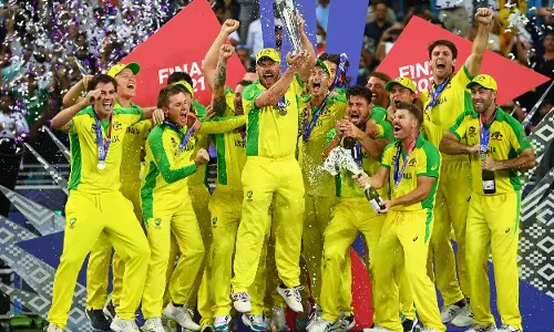 തകർത്താടി മാർഷും വാർണറും; കുട്ടിക്രിക്കറ്റിലും രാജാക്കന്മാരായി കങ്കാരുക്കള് തകർത്താടി മാർഷും വാർണറും; കുട്ടിക്രിക്കറ്റിലും രാജാക്കന്മാരായി കങ്കാരുക്കള്