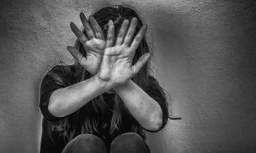 മഹാരാഷ്ട്രയിൽ പ്രായപൂർത്തിയാകാത്ത പെൺകുട്ടിയെ ആറ് മാസത്തിനിടെ പീഡിപ്പിച്ചത് 400 പേർ: അറസ്റ്റ് മഹാരാഷ്ട്രയിൽ പ്രായപൂർത്തിയാകാത്ത പെൺകുട്ടിയെ ആറ് മാസത്തിനിടെ പീഡിപ്പിച്ചത് 400 പേർ: അറസ്റ്റ്
