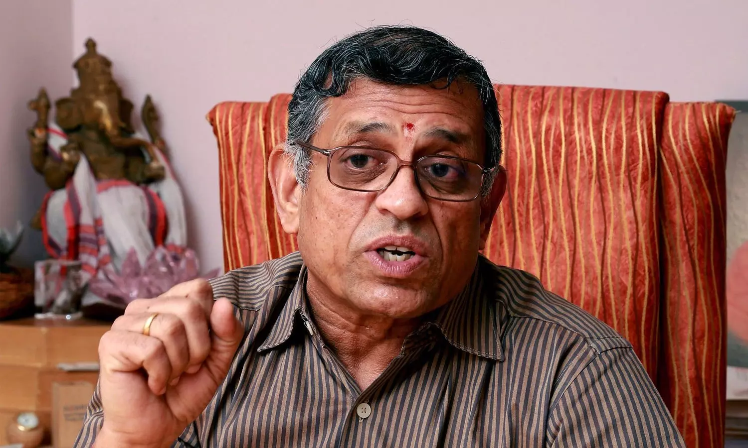 രാജ്യത്ത് സമൂഹമാധ്യമങ്ങൾ നിരോധിക്കണം: ആർഎസ്എസ് സൈദ്ധാന്തികൻ രാജ്യത്ത് സമൂഹമാധ്യമങ്ങൾ നിരോധിക്കണം: ആർഎസ്എസ് സൈദ്ധാന്തികൻ