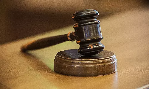 ബലാത്സംഗം നടന്ന് 72 മണിക്കൂറിന് ശേഷം കേസ് രജിസ്റ്റർ ചെയ്യരുതെന്ന് വനിതാ ജഡ്ജി; ചുമതലയിൽ നിന്ന് നീക്കി ബലാത്സംഗം നടന്ന് 72 മണിക്കൂറിന് ശേഷം കേസ് രജിസ്റ്റർ ചെയ്യരുതെന്ന് വനിതാ ജഡ്ജി; ചുമതലയിൽ നിന്ന് നീക്കി