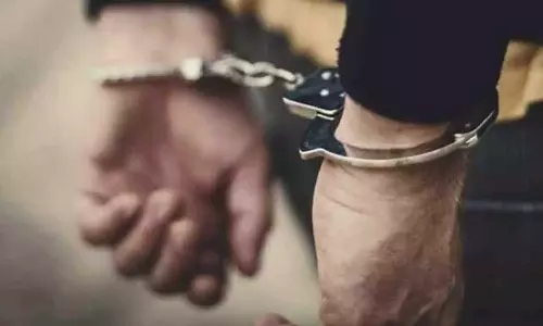 ലോൺ അക്കൗണ്ടുകളുണ്ടാക്കി മൂന്നരക്കോടി തട്ടി; ഇരിങ്ങാലക്കുട കാറളം എസ്.ബി.ഐ മുൻ അസിസ്റ്റന്റ് മാനേജർ അറസ്റ്റിൽ