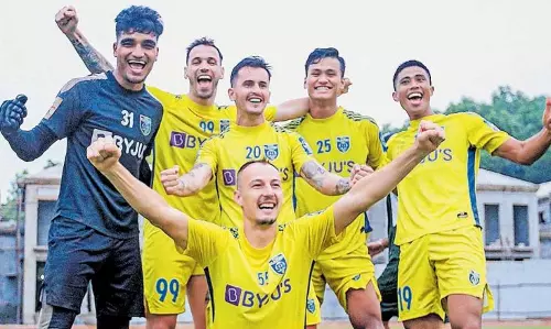 കായിക പ്രേമികളെ ആവേശത്തിലാഴ്ത്താൻ ഐഎസ്എല്ലും:  ആദ്യ മത്സരം നാളെ, ബ്ലാസ്‌റ്റേഴ്‌സ് കളത്തിൽ