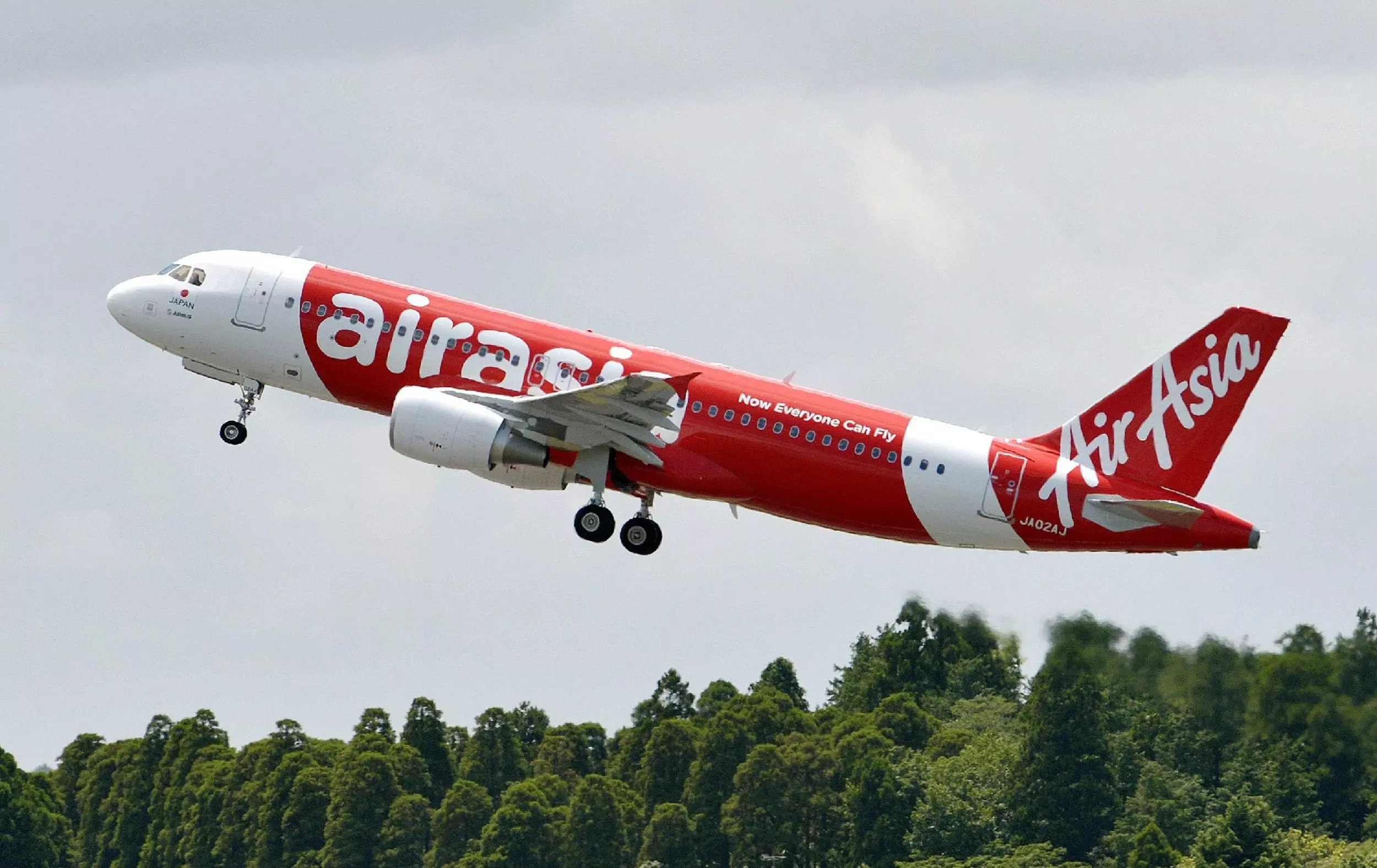 എയർഏഷ്യ ഇന്ത്യയെ എയർ ഇന്ത്യ എക്സ്പ്രസില് ലയിപ്പിക്കാന് ടാറ്റ; പുതിയ നീക്കത്തിന് പിന്നിലെ കാരണം ഇതാണ് എയർഏഷ്യ ഇന്ത്യയെ എയർ ഇന്ത്യ എക്സ്പ്രസില് ലയിപ്പിക്കാന് ടാറ്റ; പുതിയ നീക്കത്തിന് പിന്നിലെ കാരണം ഇതാണ്