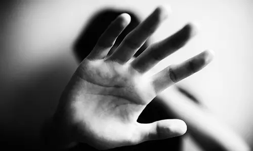 കോട്ടക്കലിൽ നവവരന്‍ ഭാര്യയെ ക്രൂരമായി  മര്‍ദ്ദിച്ചെന്ന് പരാതി