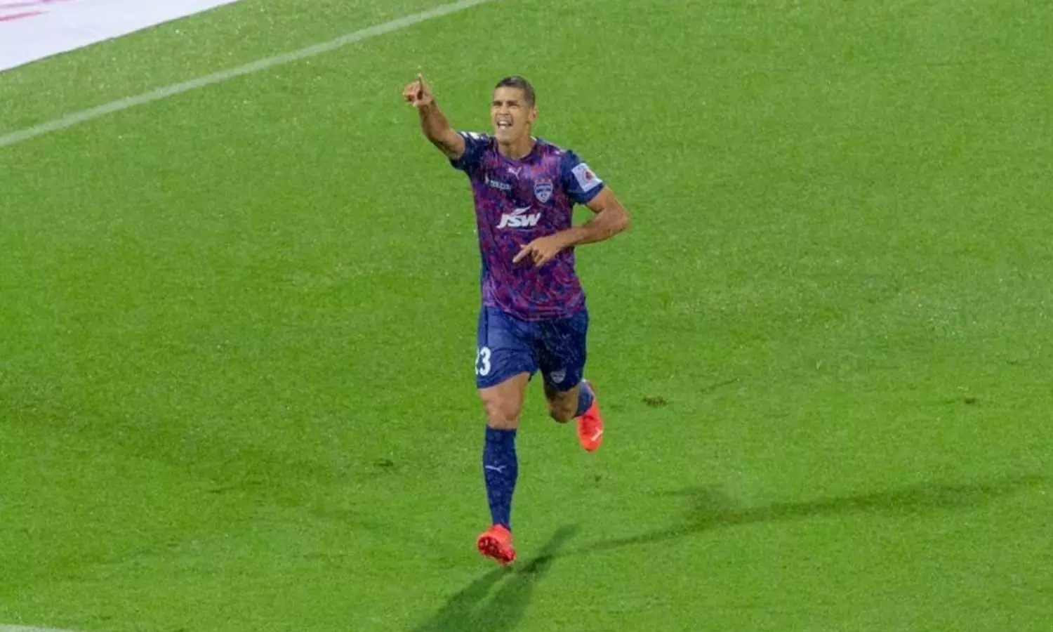 ഐഎസ്എൽ; നോർത്ത് ഈസ്റ്റിനെ 4-2 ന് തോൽപ്പിച്ച് ബെംഗളൂരു എഫ്സി ഐഎസ്എൽ; നോർത്ത് ഈസ്റ്റിനെ 4-2 ന് തോൽപ്പിച്ച് ബെംഗളൂരു എഫ്സി