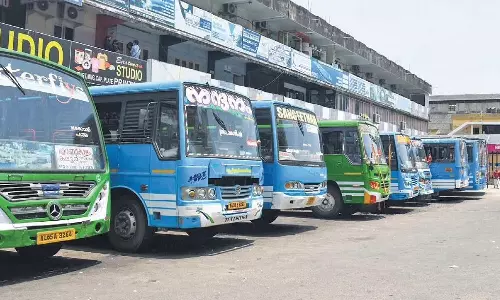 ബസ് ചാർജ് വർധിപ്പിച്ചേക്കും; തീരുമാനം ഇന്ന്