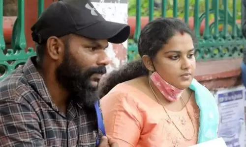 ദത്ത് വിവാദം: ആന്ധ്ര ദമ്പതികൾ കുഞ്ഞിനെ കൈമാറി