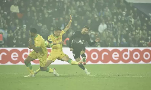 ഫ്രഞ്ച് ലീഗ് വണ്ണിൽ മെസ്സിയുടെ ആദ്യ ഗോൾ; പിഎസ്ജിക്കായി ഗോൾ നേടുന്ന 17-ാമത്തെ അർജന്റീന താരം ഫ്രഞ്ച് ലീഗ് വണ്ണിൽ മെസ്സിയുടെ ആദ്യ ഗോൾ; പിഎസ്ജിക്കായി ഗോൾ നേടുന്ന 17-ാമത്തെ അർജന്റീന താരം