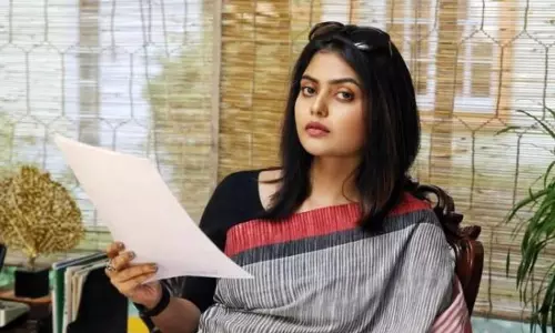 ഖേലാ ഹോബെ മുദ്രാവാക്യം: തൃണമൂല് നേതാവ് സായോണി ഘോഷ് ത്രിപുരയില് അറസ്റ്റില് ഖേലാ ഹോബെ മുദ്രാവാക്യം: തൃണമൂല് നേതാവ് സായോണി ഘോഷ് ത്രിപുരയില് അറസ്റ്റില്