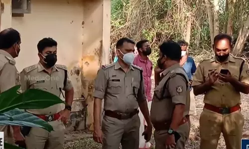 കണ്ണൂരില്‍ കളിക്കുന്നതിനിടെ ബോംബ് പൊട്ടി കുട്ടിക്ക് പരിക്ക്