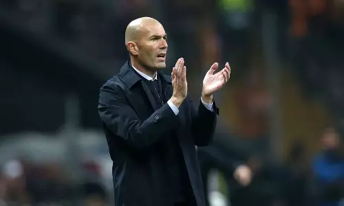 യുണൈറ്റഡിനെ പരിശീലിപ്പിക്കാനില്ലെന്ന് സിദാൻ; പിഎസ്ജിയെങ്കിൽ തയ്യാർ !