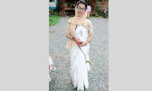 സ്ത്രീധന പീഡനം: ആലുവയിൽ നവവധു ആത്മഹത്യ ചെയ്തു സ്ത്രീധന പീഡനം: ആലുവയിൽ നവവധു ആത്മഹത്യ ചെയ്തു