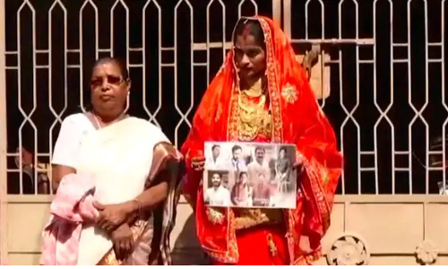 നിശ്ചയിച്ചുറപ്പിച്ച വിവാഹത്തിനെത്തിയില്ല; വരന്‍റെ വീടിനു മുന്നില്‍ വധുവിന്‍റെ ധര്‍ണ