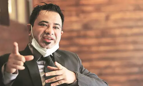 അവര്‍ക്ക് വേണ്ടത് ബലിയാടിനെ: പിരിച്ചുവിട്ടതിനെതിരെ ഹൈക്കോടതിയെ സമീപിക്കുമെന്ന് കഫീല്‍ ഖാന്‍