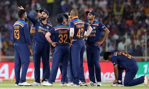 താരങ്ങൾക്കുള്ള മെനുവിൽ ഹലാല്: ബിസിസിഐക്കെതിരെയും സംഘ്പരിവാർ കാംപയിന് താരങ്ങൾക്കുള്ള മെനുവിൽ ഹലാല്: ബിസിസിഐക്കെതിരെയും സംഘ്പരിവാർ കാംപയിന്