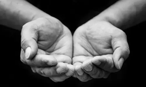 യാചകരെ പുനരധിവസിപ്പിക്കാൻ 100 കോടിയുടെ ദേശീയ പദ്ധതി വരുന്നു യാചകരെ പുനരധിവസിപ്പിക്കാൻ 100 കോടിയുടെ ദേശീയ പദ്ധതി വരുന്നു