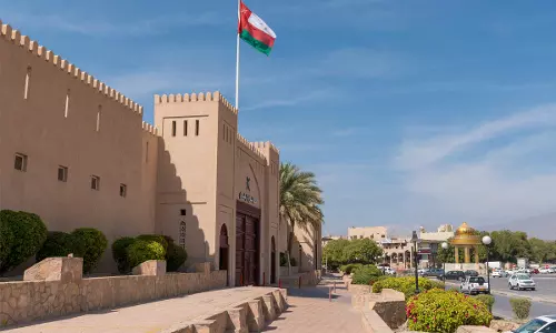 ഒമാനിൽ പുതിയ നിയന്ത്രണങ്ങൾ; ജുമുഅ രണ്ടാഴ്ചത്തേക്ക് നിർത്തി