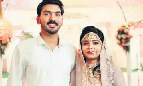 ആലുവ സ്ത്രീധന പീഡന ആത്മഹത്യ; ഭർത്താവും കുടുംബവും പൊലീസ് കസ്റ്റഡിയിൽ ആലുവ സ്ത്രീധന പീഡന ആത്മഹത്യ; ഭർത്താവും കുടുംബവും പൊലീസ് കസ്റ്റഡിയിൽ