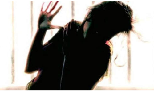 വസ്ത്രങ്ങള്‍ നന്നായി കഴുകാത്തതിന് ഒന്‍പതു വയസുകാരിയുടെ ദേഹത്ത് ചൂടുവെള്ളമൊഴിച്ചു; ബന്ധുവായ സ്ത്രീ പിടിയില്‍