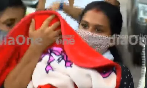 ദത്ത് കേസില്‍ കോടതി വിധി; കുഞ്ഞിനെ അമ്മക്ക് കൈമാറി