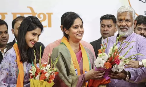 യു.പിയിൽ വിമത കോൺഗ്രസ് എം.എൽ.എ ബി.ജെ.പിയിൽ യു.പിയിൽ വിമത കോൺഗ്രസ് എം.എൽ.എ ബി.ജെ.പിയിൽ