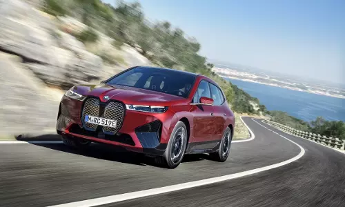 6.1 സെക്കൻഡിൽ 100 കിലോമീറ്റർ വേഗത്തിലേക്ക് കുതിക്കാൻ ഐ എക്‌സ്; ആറുമാസത്തിനുള്ളിൽ ഇന്ത്യയിൽ മൂന്നു ഇലക്ട്രിക് വാഹനങ്ങൾ ഇറക്കുമെന്ന് ബി.എം.ഡബ്ല്യൂ