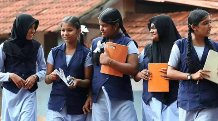 പ്ലസ് വൺ സീറ്റ് ക്ഷാമം: അധികബാച്ചിൽ ഇന്നു തീരുമാനത്തിന് സാധ്യത