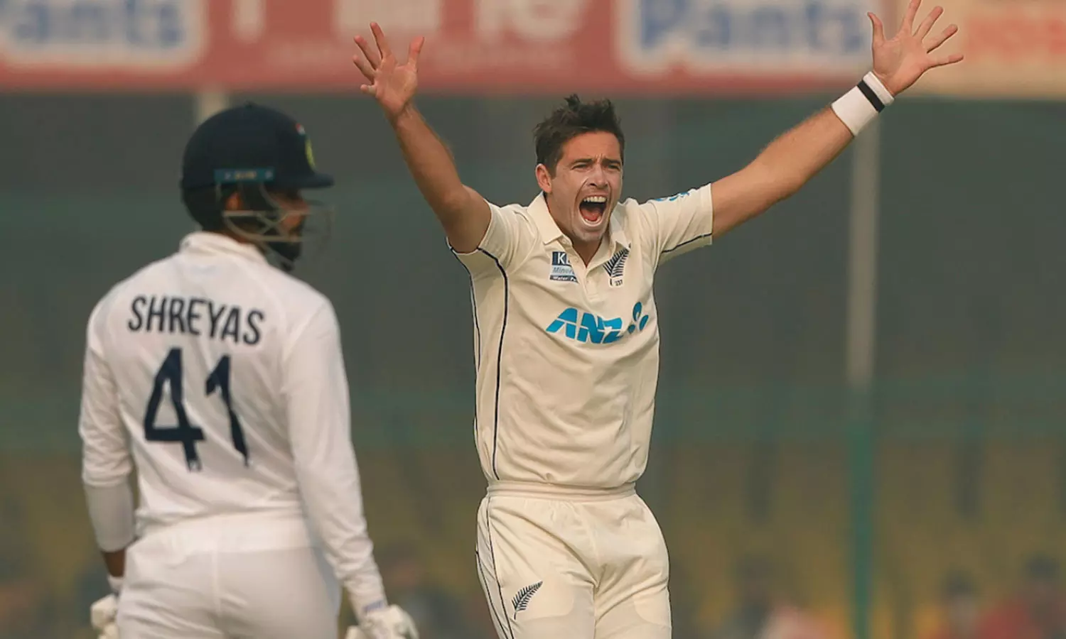 സൗത്തി പ്രഹരം; ഇന്ത്യ 345ന് ഓൾഔട്ട്; കരുതലോടെ കിവീസ് തുടക്കം സൗത്തി പ്രഹരം; ഇന്ത്യ 345ന് ഓൾഔട്ട്; കരുതലോടെ കിവീസ് തുടക്കം