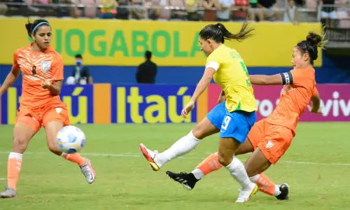 ബ്രസീലിനെതിരെ ഗോളടിച്ച് ഇന്ത്യ; ചരിത്രത്തിന്റെ നെറുകയില് ഗോകുലം ബ്രസീലിനെതിരെ ഗോളടിച്ച് ഇന്ത്യ; ചരിത്രത്തിന്റെ നെറുകയില് ഗോകുലം