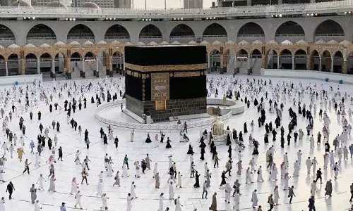 മക്കയിലെ ഹറം പള്ളിയിൽ ഉംറക്കാരല്ലാത്തവർക്കും ത്വവാഫ് ചെയ്യാം