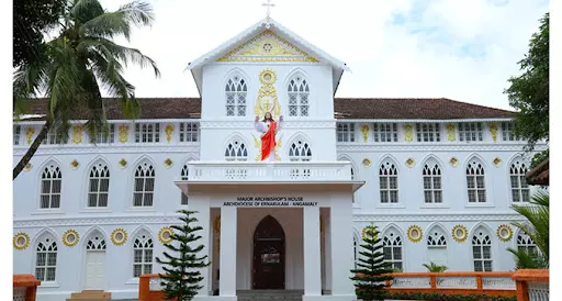 എറണാകുളം-അങ്കമാലി അതിരൂപതയിൽ പുതിയ ഏകീകൃത കുർബാന ക്രമം വേണ്ടെന്ന് വത്തിക്കാൻ