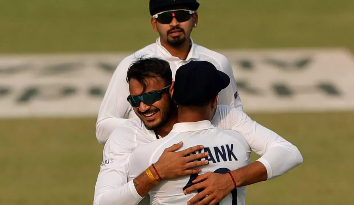 അഞ്ച് വിക്കറ്റുമായി അക്‌സർ പട്ടേൽ: ലീഡ് സ്വന്തമാക്കി ഇന്ത്യ