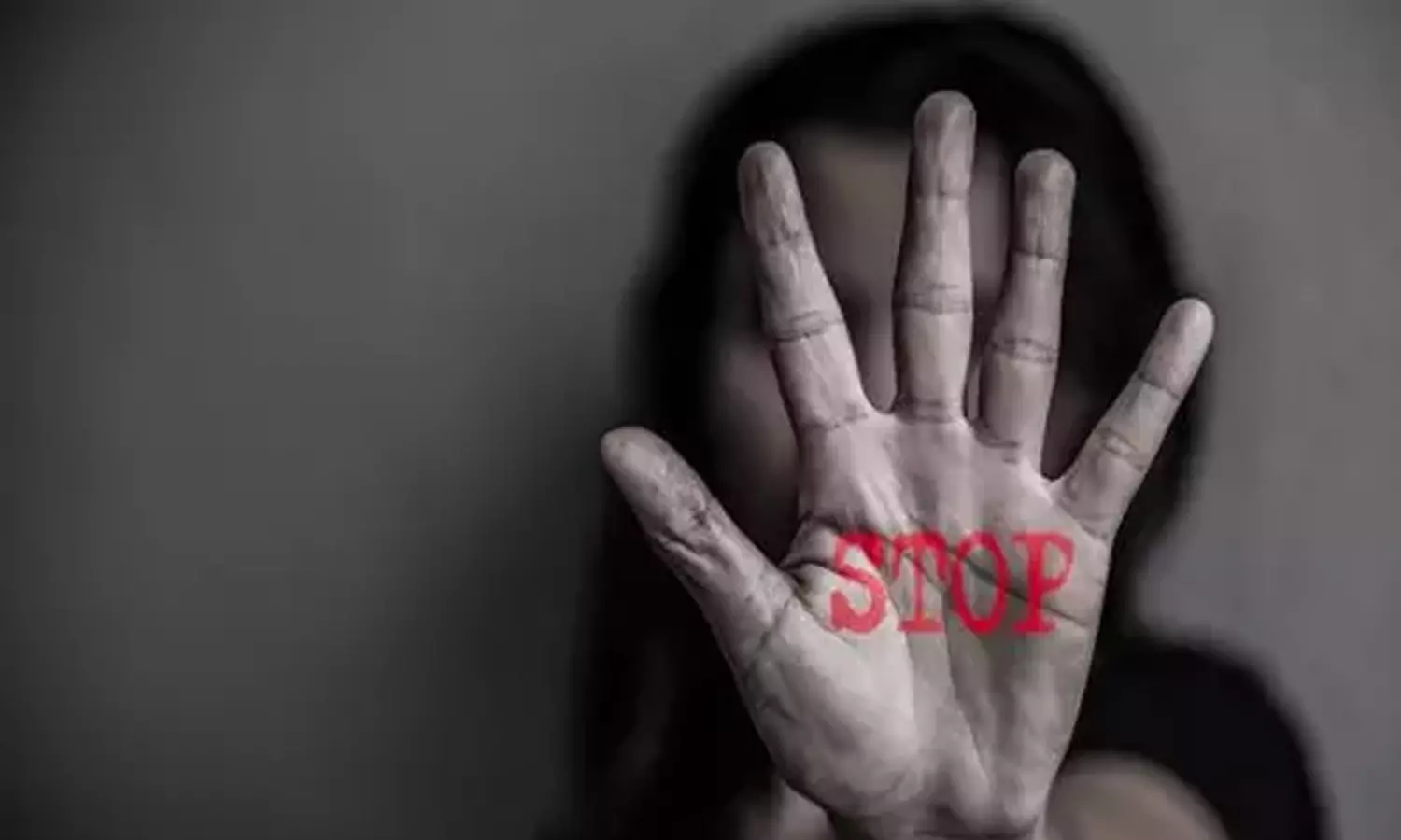 നിരപരാധിത്വം തെളിയിക്കാൻ യുവാവിന്റെ നിയമപോരാട്ടം; മകളെ ഗർഭിണിയാക്കിയ പിതാവ് അറസ്റ്റിൽ