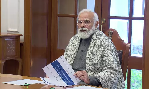 ഒമിക്രോൺ കോവിഡ്: പ്രതിരോധ നടപടികൾ ഊർജിതമാക്കാൻ തീരുമാനം ഒമിക്രോൺ കോവിഡ്: പ്രതിരോധ നടപടികൾ ഊർജിതമാക്കാൻ തീരുമാനം