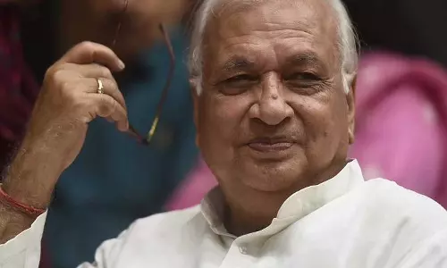 സ്ത്രീധനത്തിനെതിരെ പോരാടാൻ പെൺകുട്ടികൾ തയ്യാറാകണം: ആരിഫ് മുഹമ്മദ് ഖാൻ സ്ത്രീധനത്തിനെതിരെ പോരാടാൻ പെൺകുട്ടികൾ തയ്യാറാകണം: ആരിഫ് മുഹമ്മദ് ഖാൻ