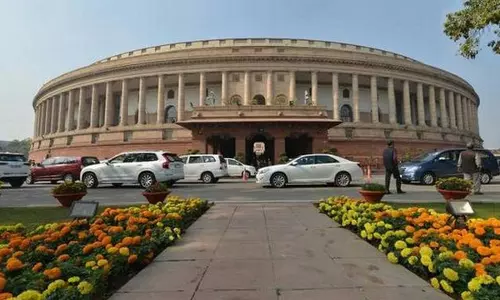 ഇന്ധനവിലയും വിലക്കയറ്റവും ചർച്ച ചെയ്യണം; ലോക്സഭയില് പ്രതിപക്ഷത്തിന്റെ അടിയന്തര പ്രമേയ നോട്ടീസ് ഇന്ധനവിലയും വിലക്കയറ്റവും ചർച്ച ചെയ്യണം; ലോക്സഭയില് പ്രതിപക്ഷത്തിന്റെ അടിയന്തര പ്രമേയ നോട്ടീസ്
