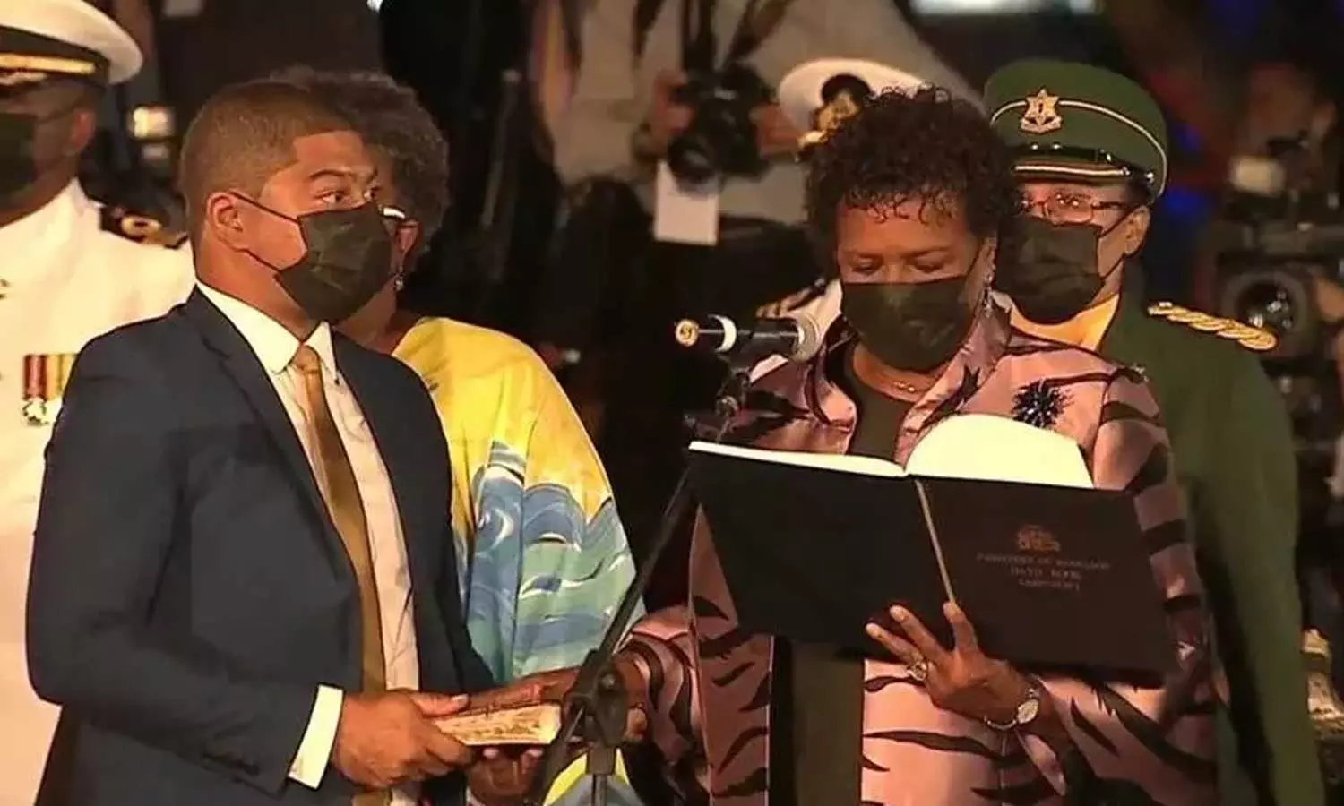 ബ്രിട്ടീഷ് രാജവാഴ്ചക്ക് അന്തിമ സല്യൂട്ട്; റിപ്പബ്ലിക്കിന്റെ പുലരിയിൽ ബാർബഡോസ് ബ്രിട്ടീഷ് രാജവാഴ്ചക്ക് അന്തിമ സല്യൂട്ട്; റിപ്പബ്ലിക്കിന്റെ പുലരിയിൽ ബാർബഡോസ്