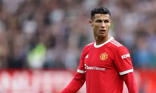 അയാള്‍ നുണ പറഞ്ഞു: പുരസ്‌കാരം നൽകുന്ന മാഗസിൻ എഡിറ്റർക്കെതിരെ വിമർശനവുമായി ക്രിസ്റ്റ്യാനോ റൊണാൾഡോ