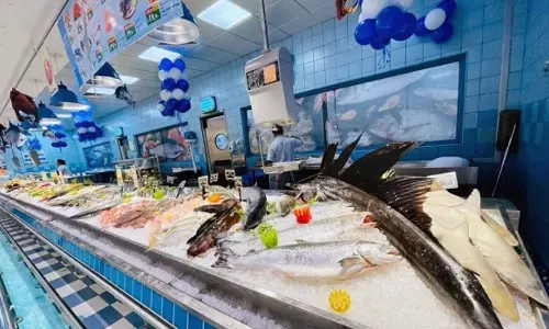 ലുലുവിൽ മത്സ്യ ചാകര; എല്ലാ മാളുകളിലും ഫിഷ് ഫെസ്റ്റ്